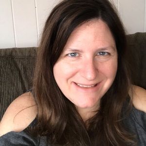 Meet your Posher, Debbie